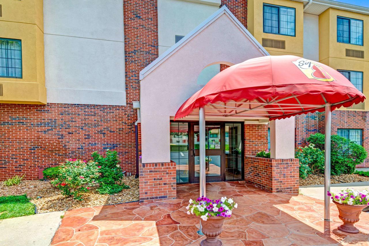 Super 8 By Wyndham Overland Park KC Area/Convention Center - thumb 11