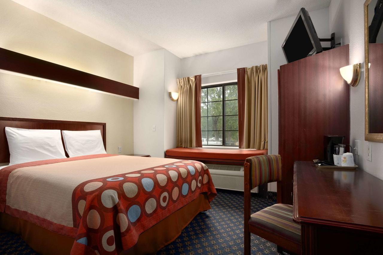 Super 8 By Wyndham Overland Park KC Area/Convention Center - thumb 12