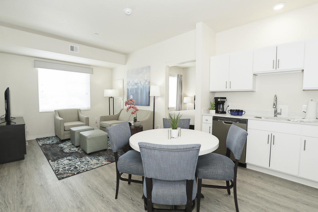 WaterWalk- Kansas City- Overland Park - thumb 2