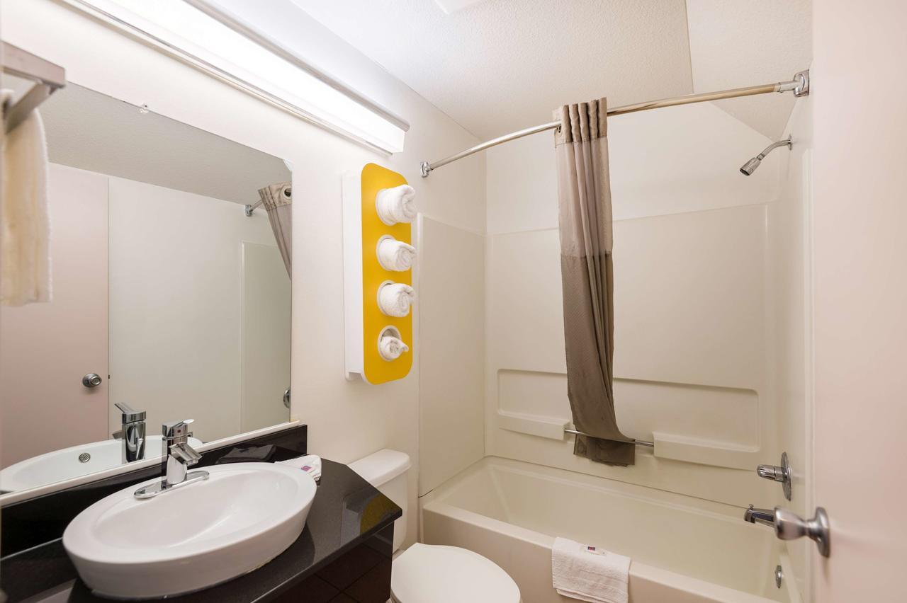 Motel 6 Olathe - thumb 30