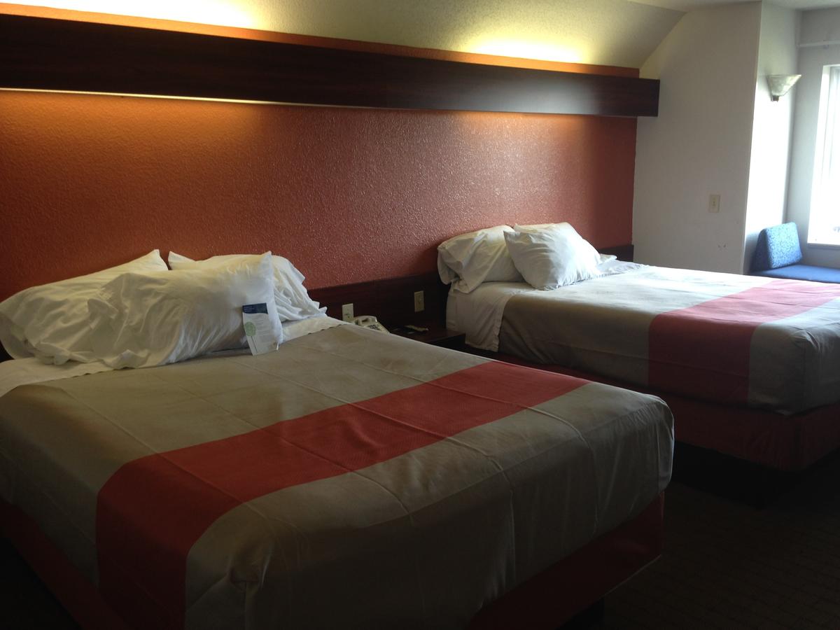 Motel 6 Olathe - thumb 8