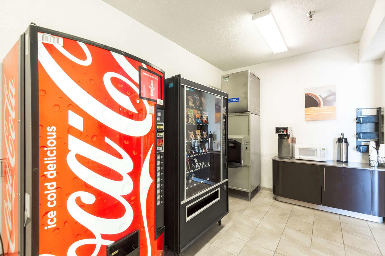 Motel 6 Olathe - thumb 38