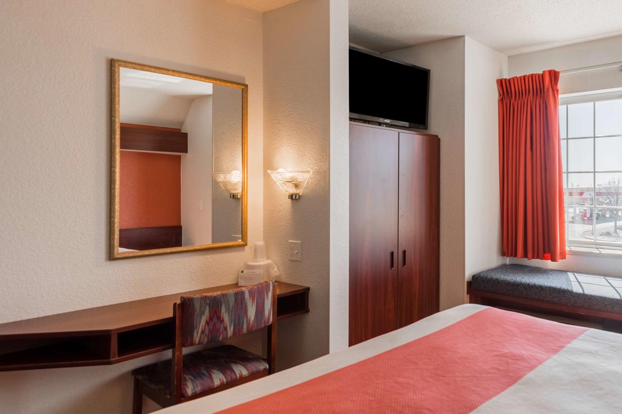 Motel 6 Olathe - thumb 34