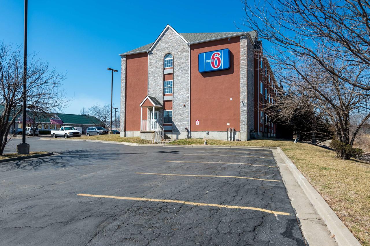 Motel 6 Olathe - thumb 28