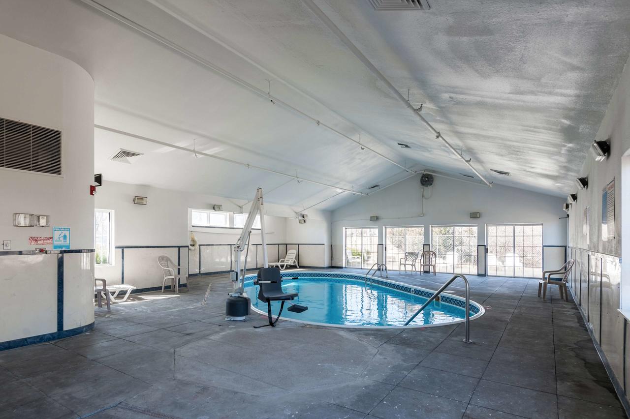 Motel 6 Olathe - thumb 25