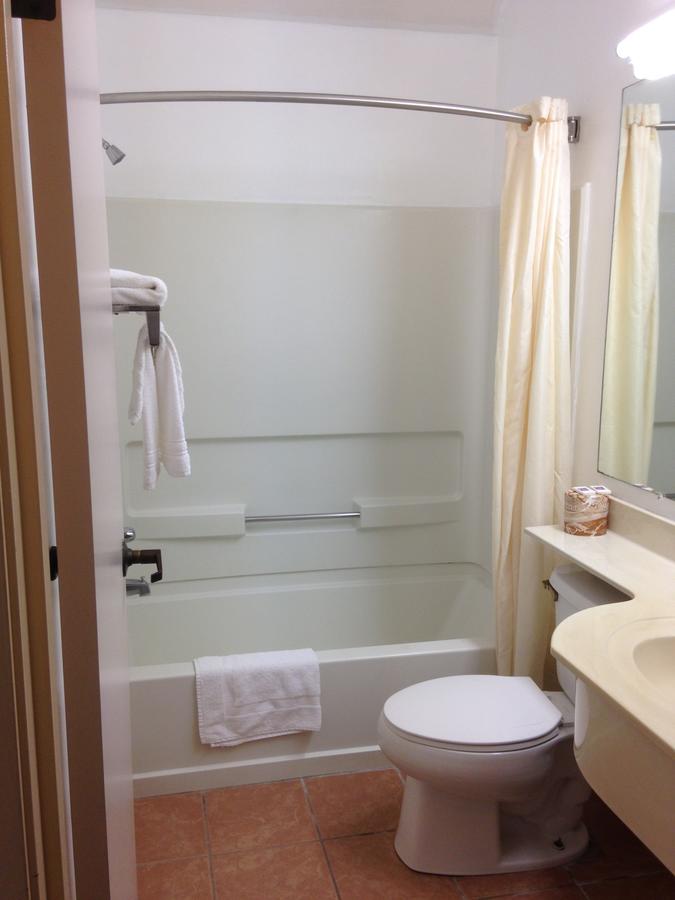 Motel 6 Olathe - thumb 11