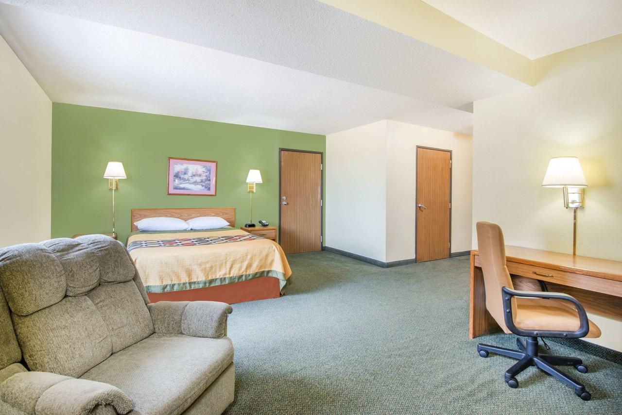 Super 8 By Wyndham Colby - thumb 17
