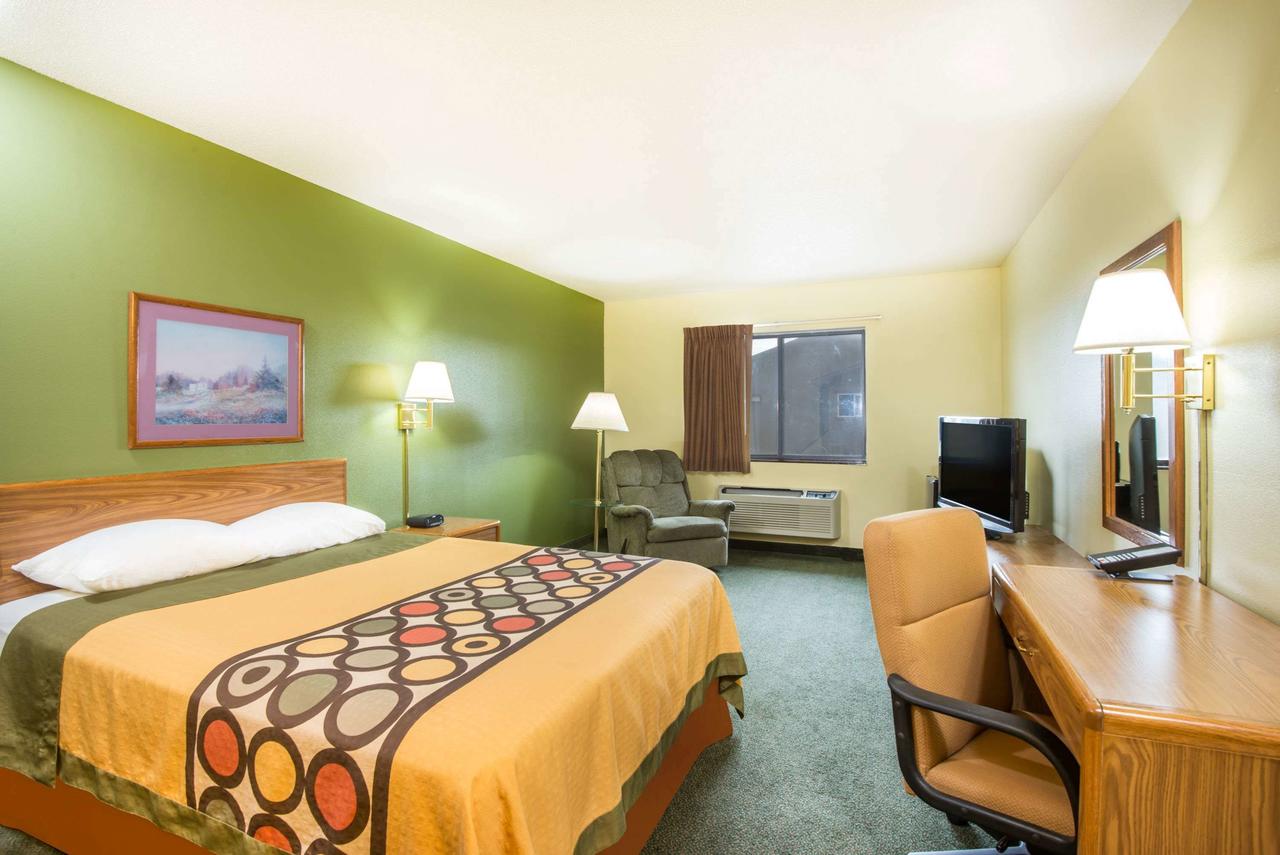 Super 8 By Wyndham Colby - thumb 23