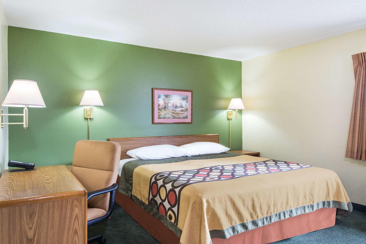 Super 8 By Wyndham Colby - thumb 14