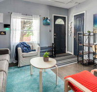 THE SHARK HOUSE KING BD FAST WIFI 11min to RIVERMARKET - USA Accommodation