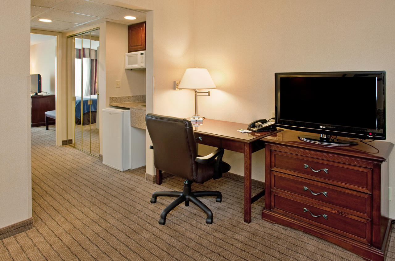 Holiday Inn Hotel & Suites Overland Park-Convention Center - thumb 9
