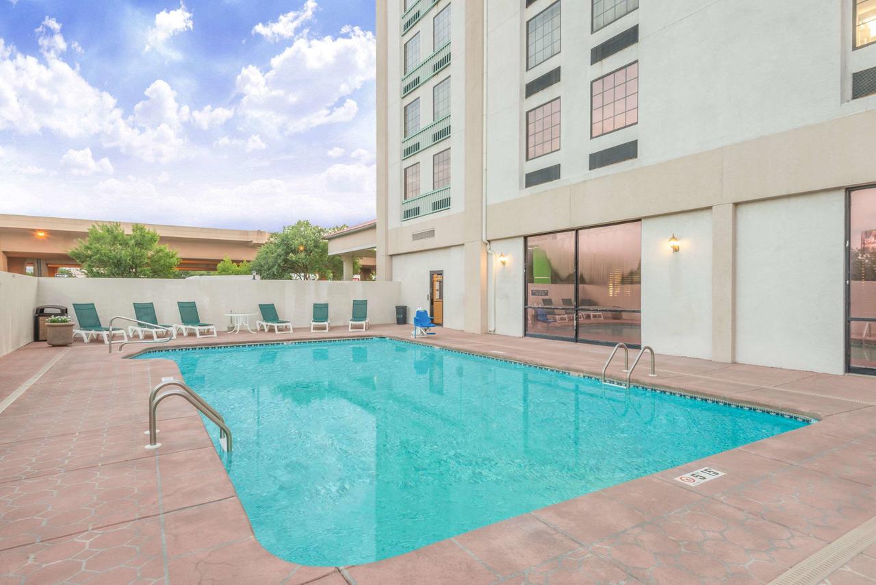 Wyndham Garden Wichita Downtown - thumb 32