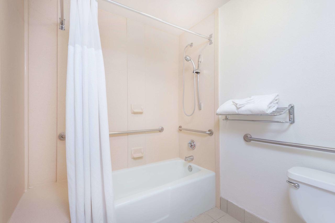 Wyndham Garden Wichita Downtown - thumb 39