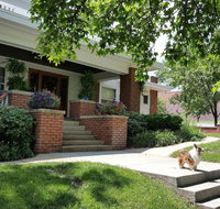 The House on the Hill - USA Accommodation