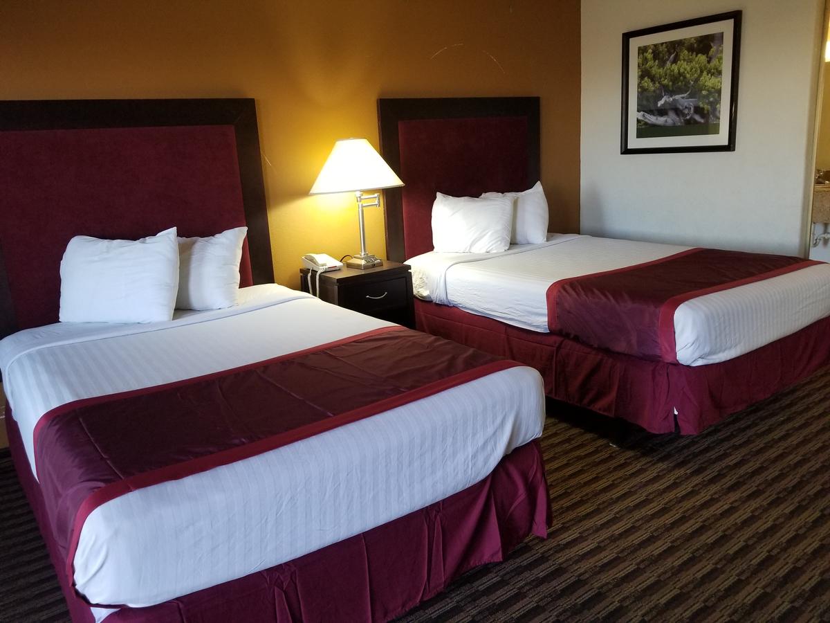 Red Carpet Inn & Suites - thumb 17