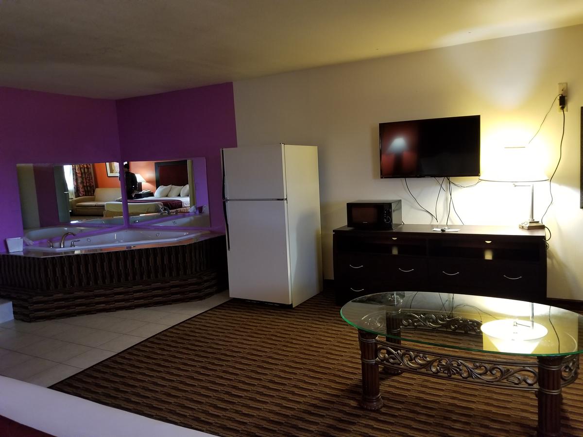 Red Carpet Inn & Suites - thumb 14