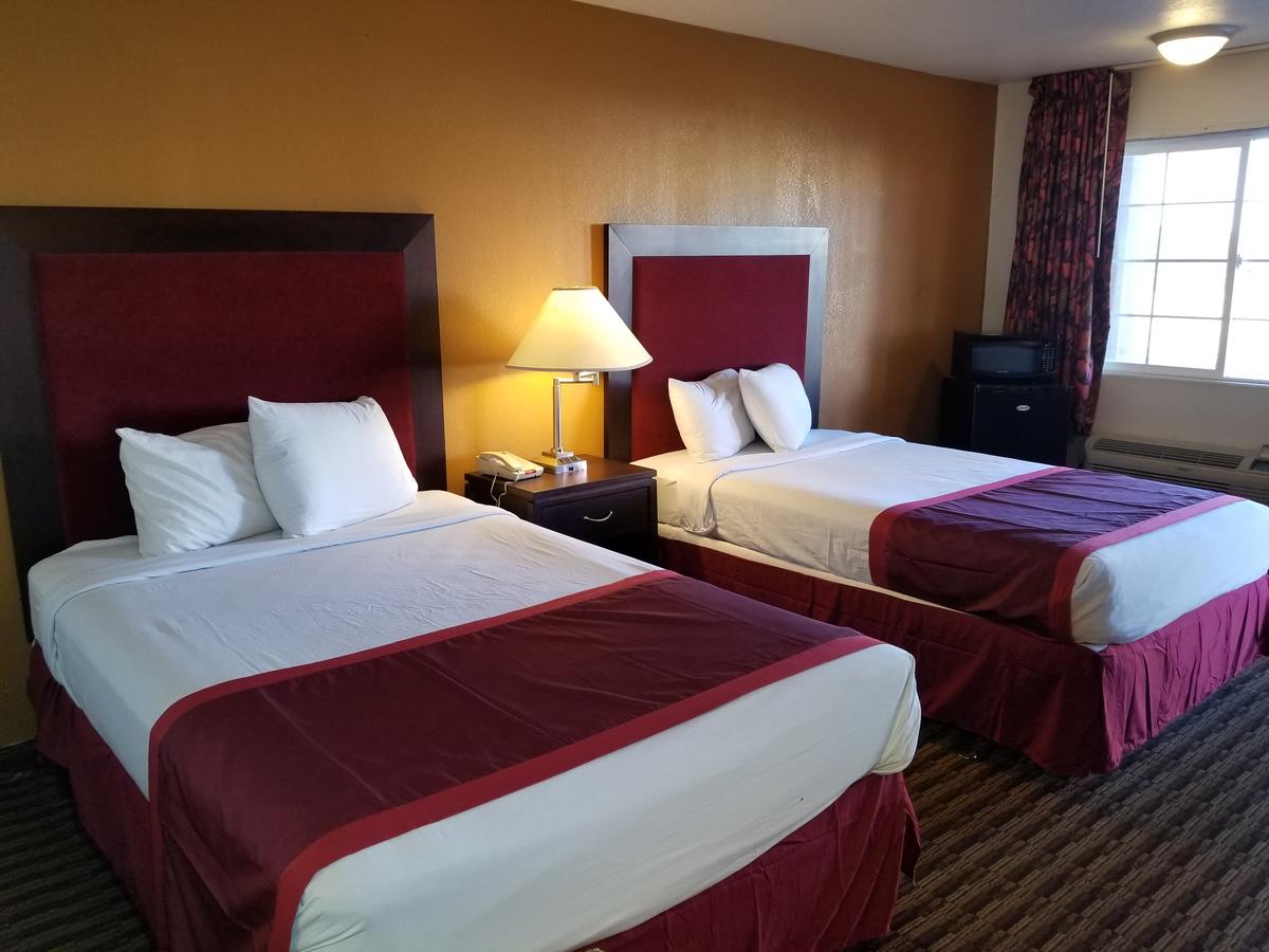 Red Carpet Inn & Suites - thumb 0