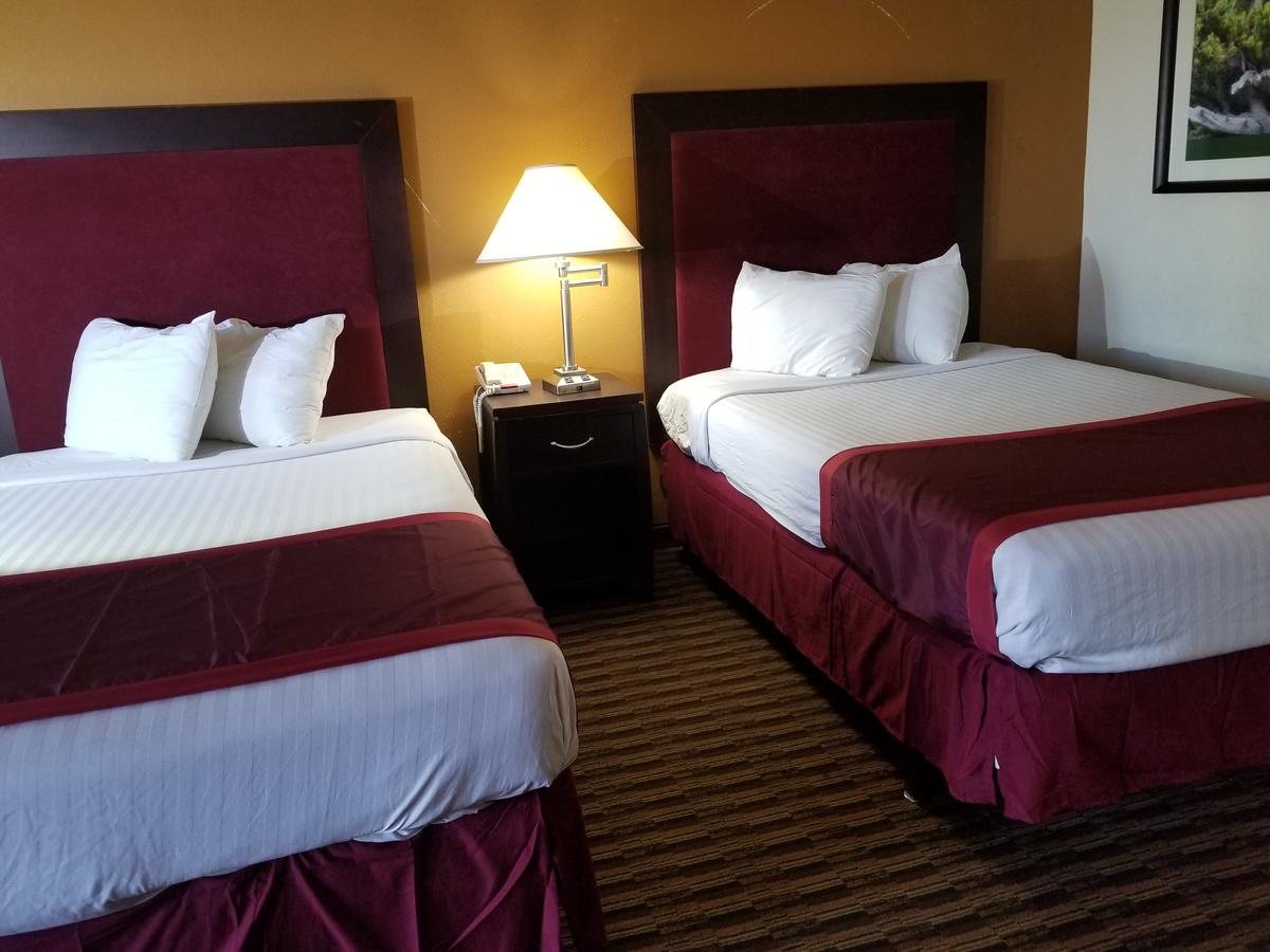 Red Carpet Inn & Suites - thumb 1