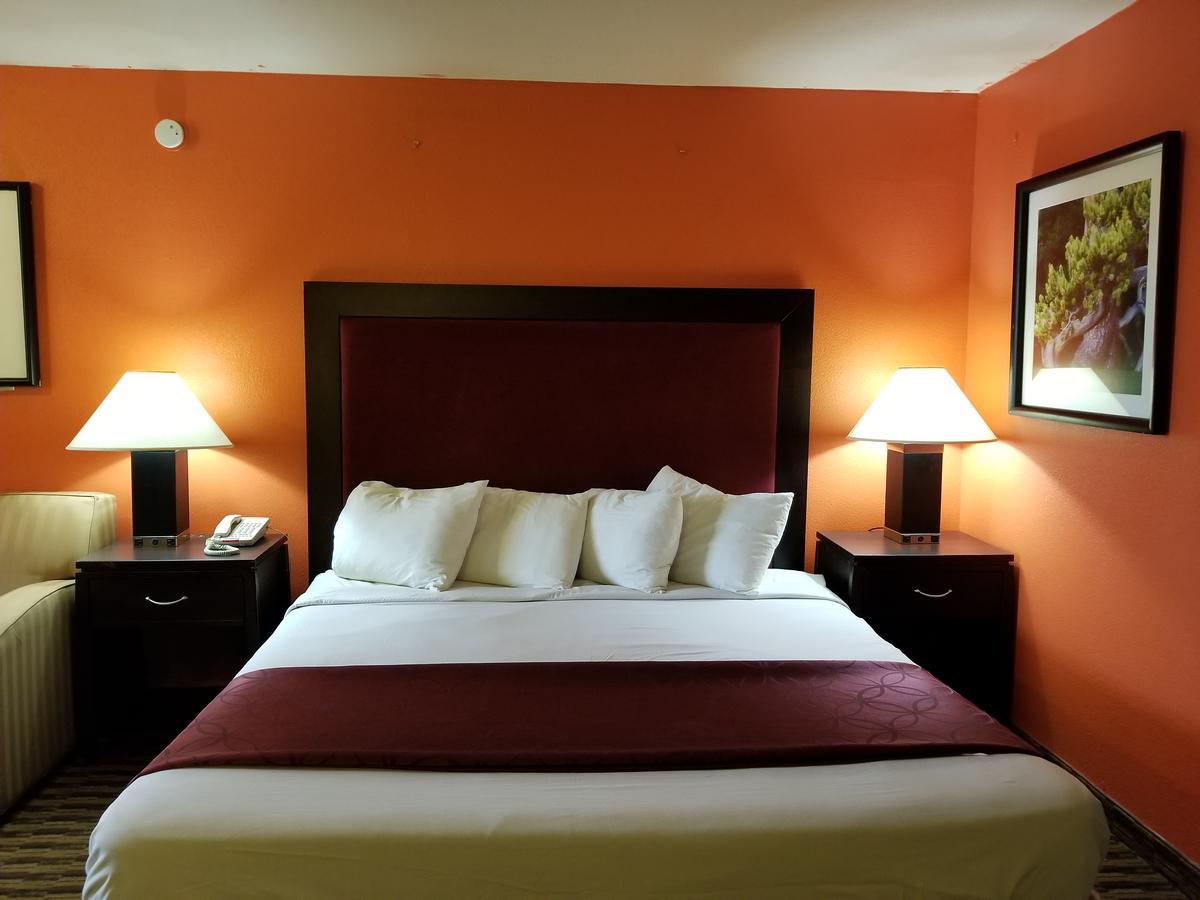 Red Carpet Inn & Suites - thumb 11