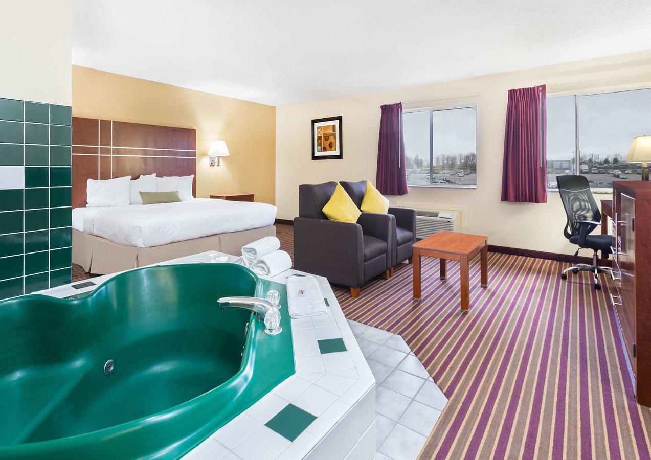 Baymont By Wyndham Bowling Green - thumb 32