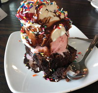 Golden Manor Inn  Suites - Tourism Bookings