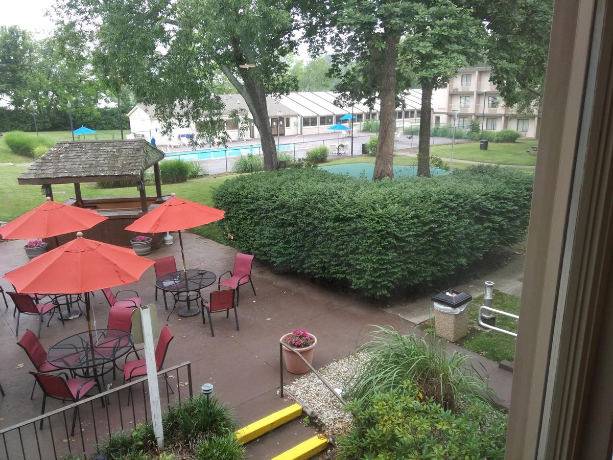 Ramada By Wyndham Lexington North Hotel & Conference Center - thumb 8