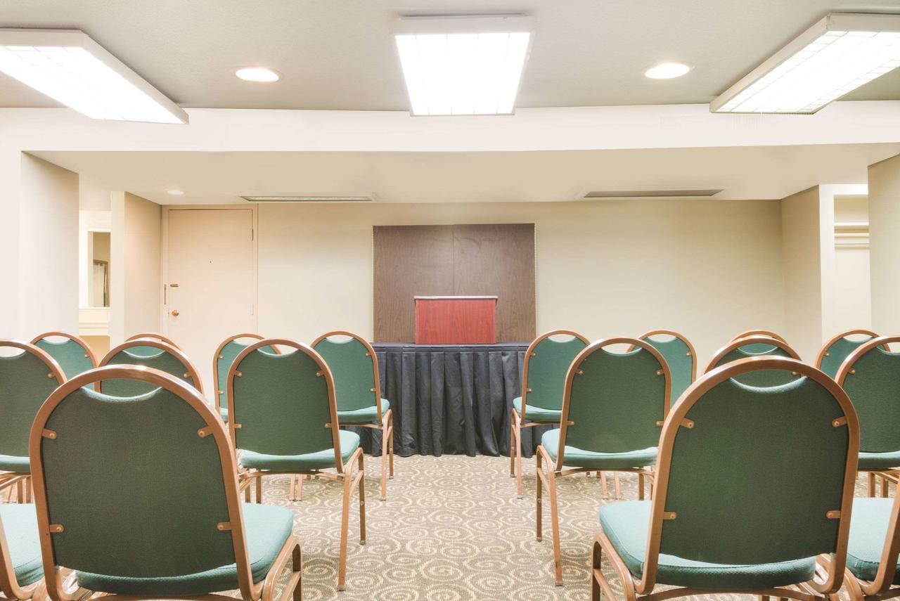 Ramada By Wyndham Lexington North Hotel & Conference Center - thumb 40