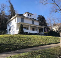 The Gambrel House - Tourism Bookings