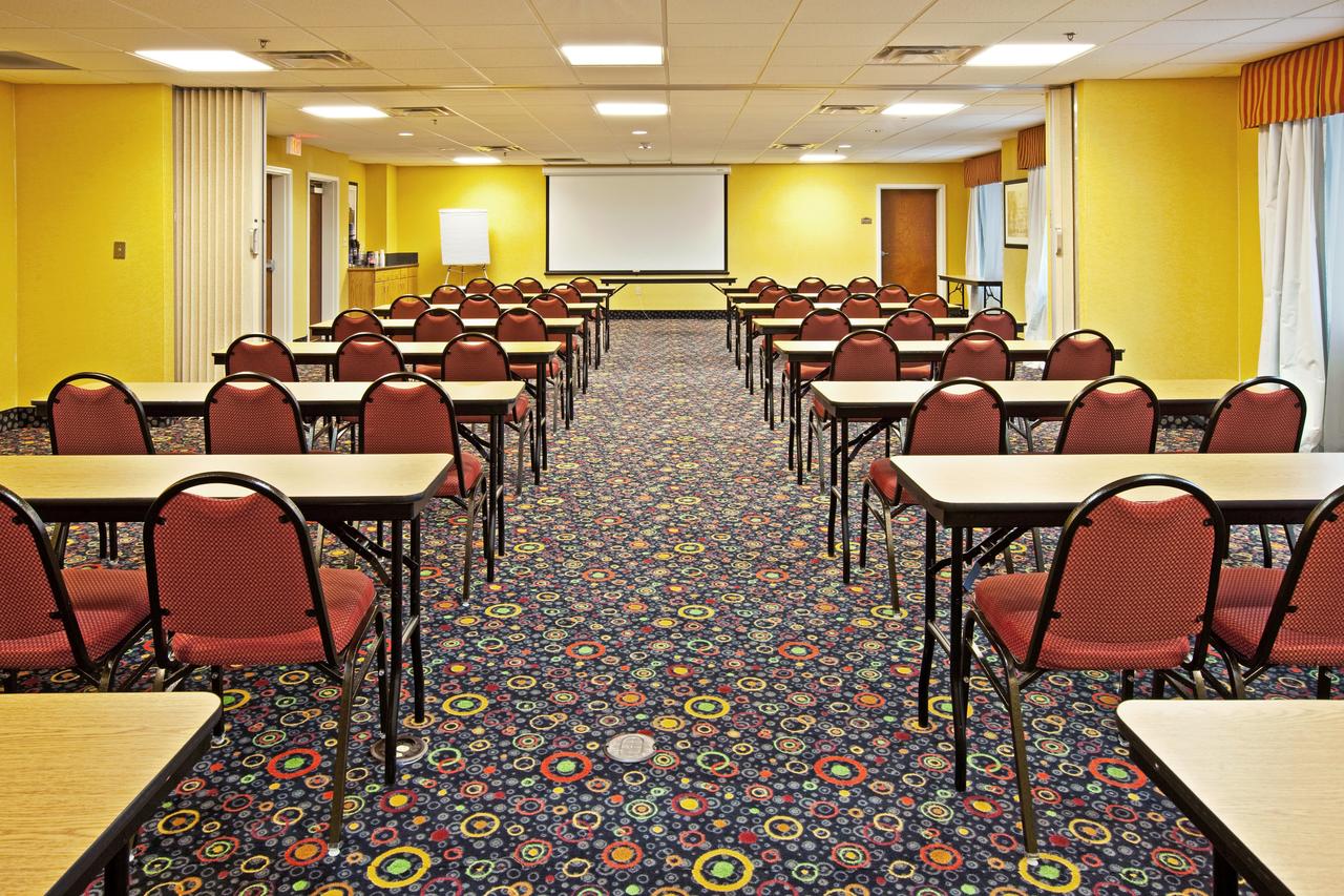 Holiday Inn Express Hotel & Suites Louisville South-Hillview - thumb 12