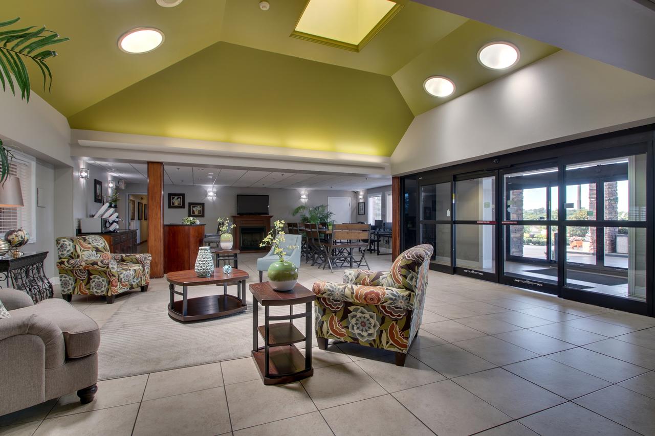 Wingfield Inn & Suites - thumb 7