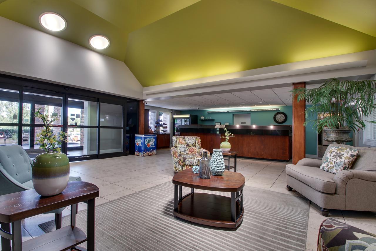 Wingfield Inn & Suites - thumb 5