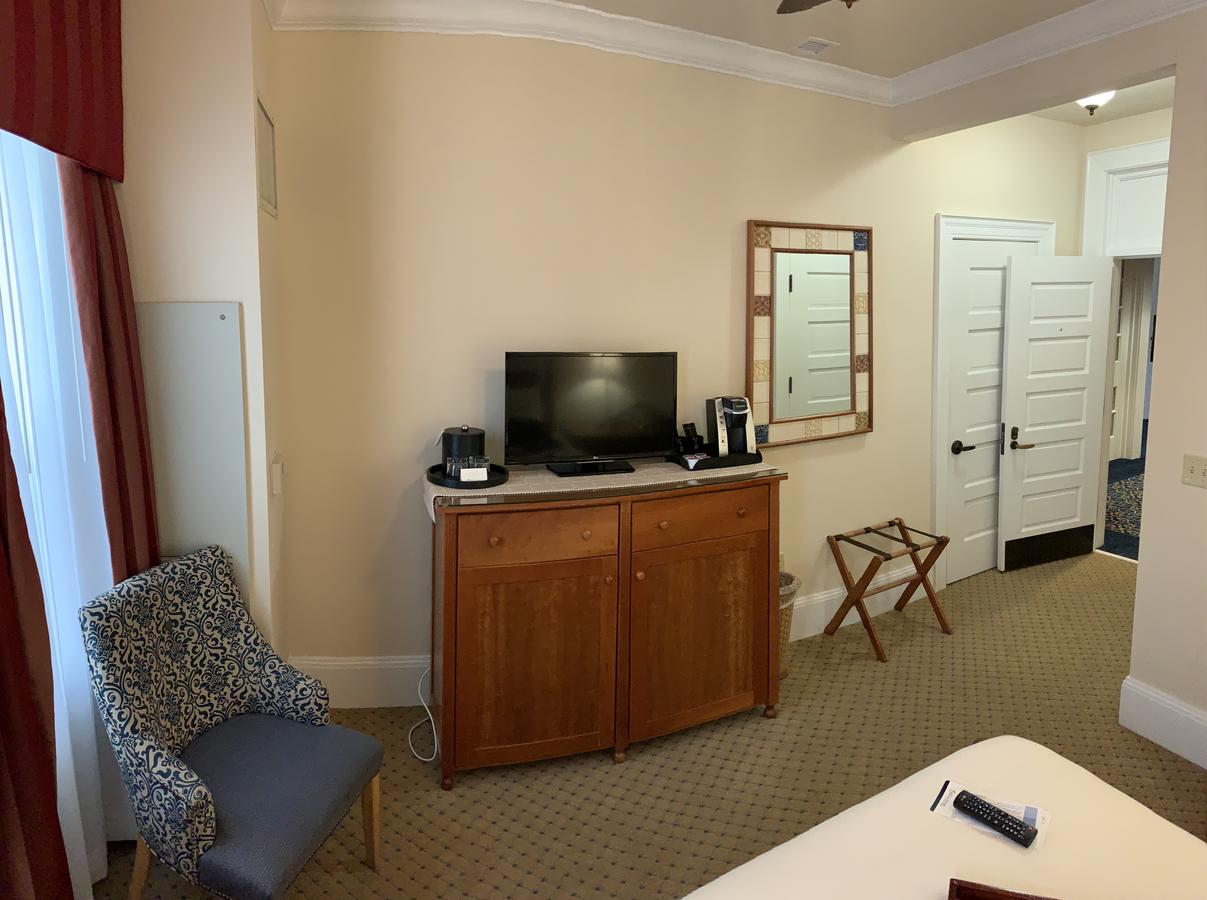 Historic Boone Tavern - thumb 3