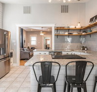 St. Pauli Girl - Incredible location Walk to Entertainment - Tourism Bookings