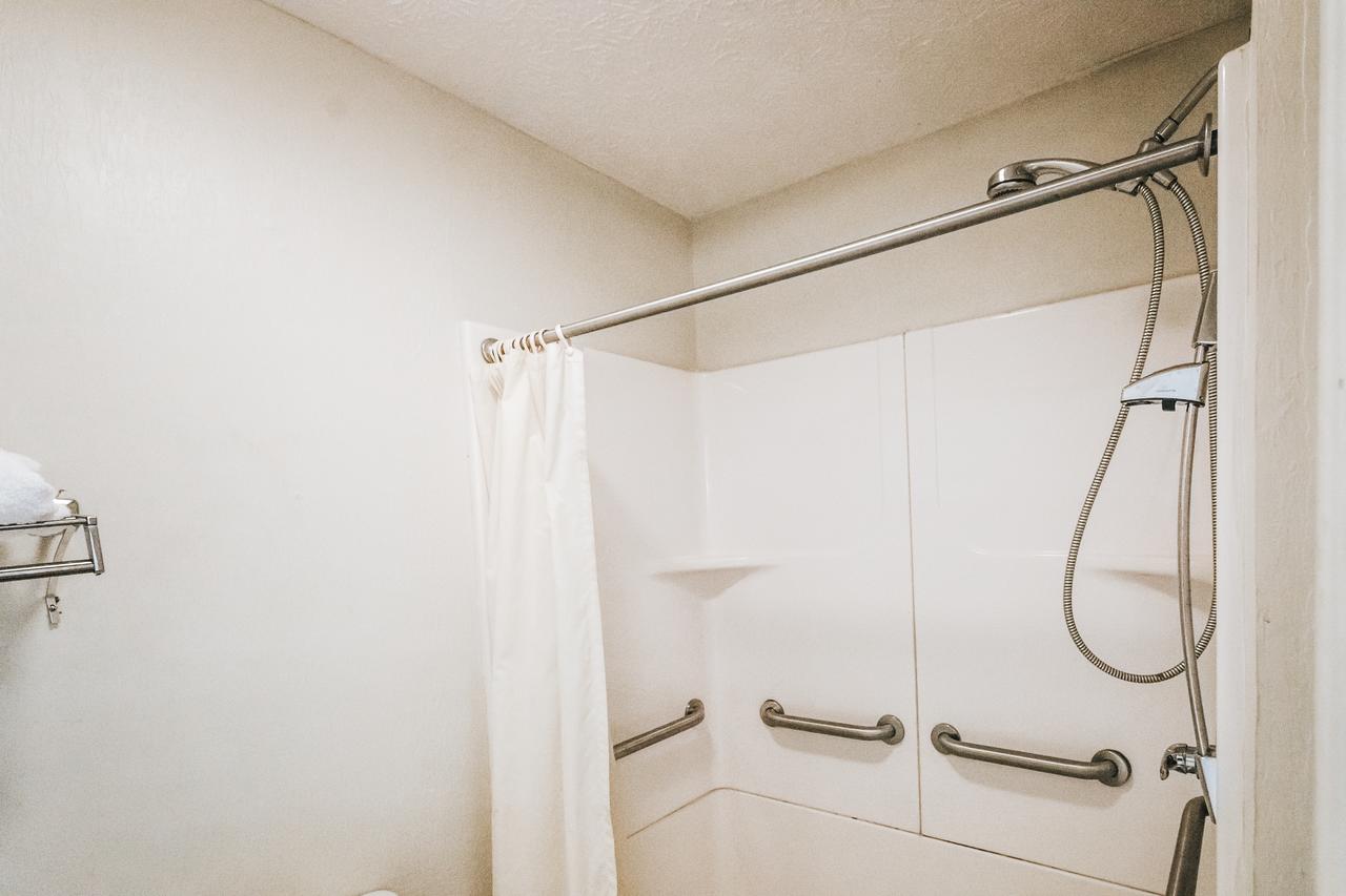 Knights Inn Berea - thumb 23