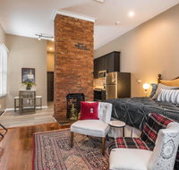 The Bourbon King - Walk to all the Highlands has to offer - Tourism Bookings