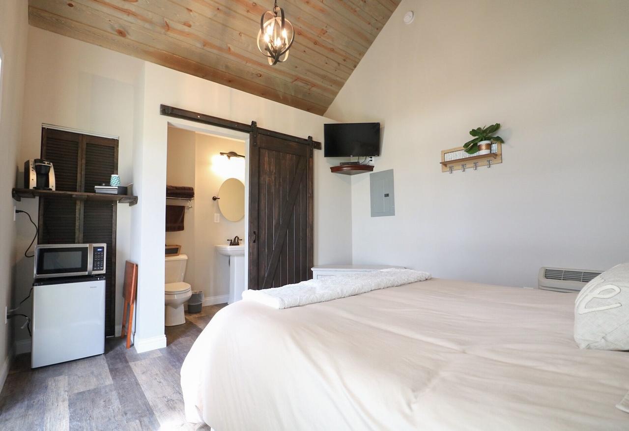 Skipper- Galloping Goose Cottages - thumb 2