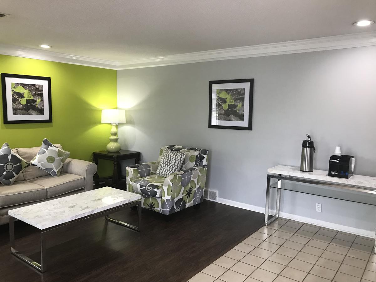 The Hometown Inn - thumb 12