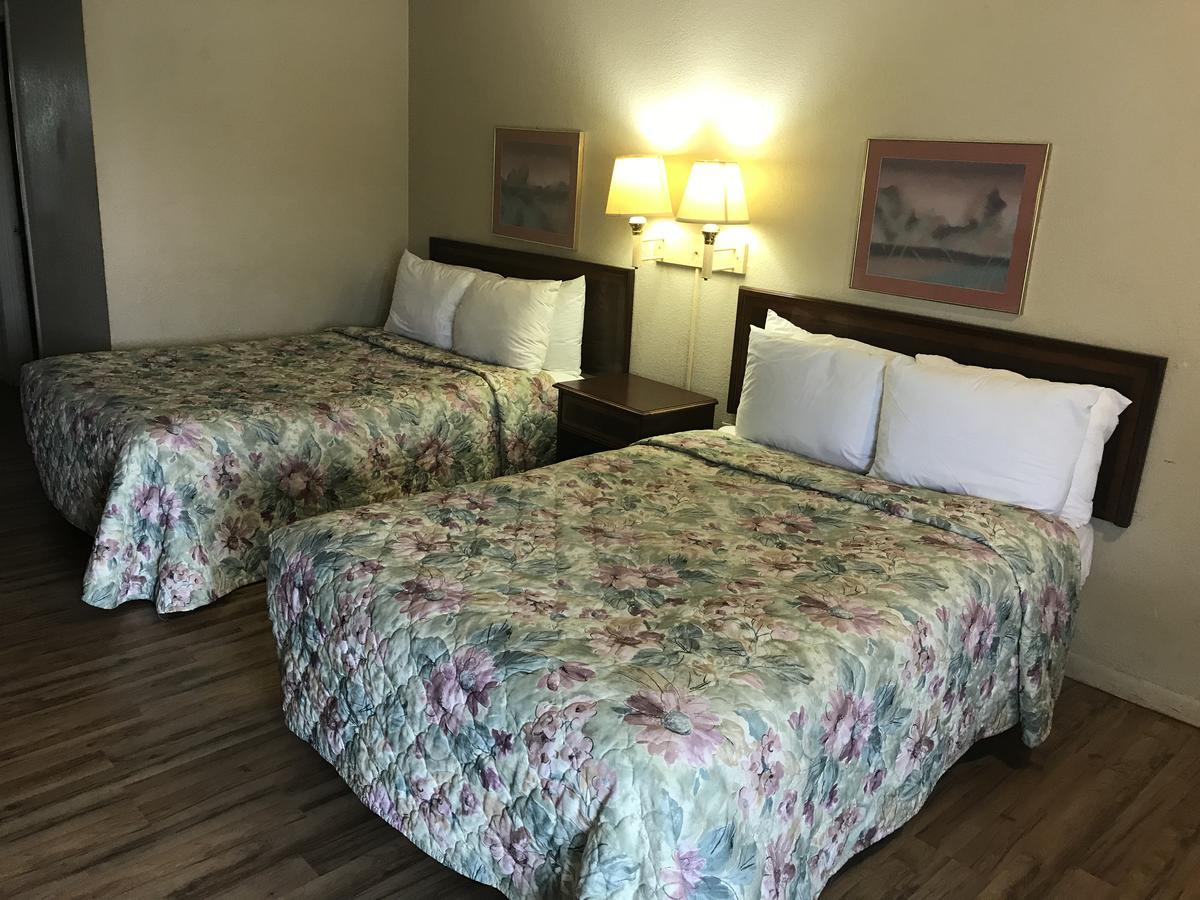 The Hometown Inn - thumb 3