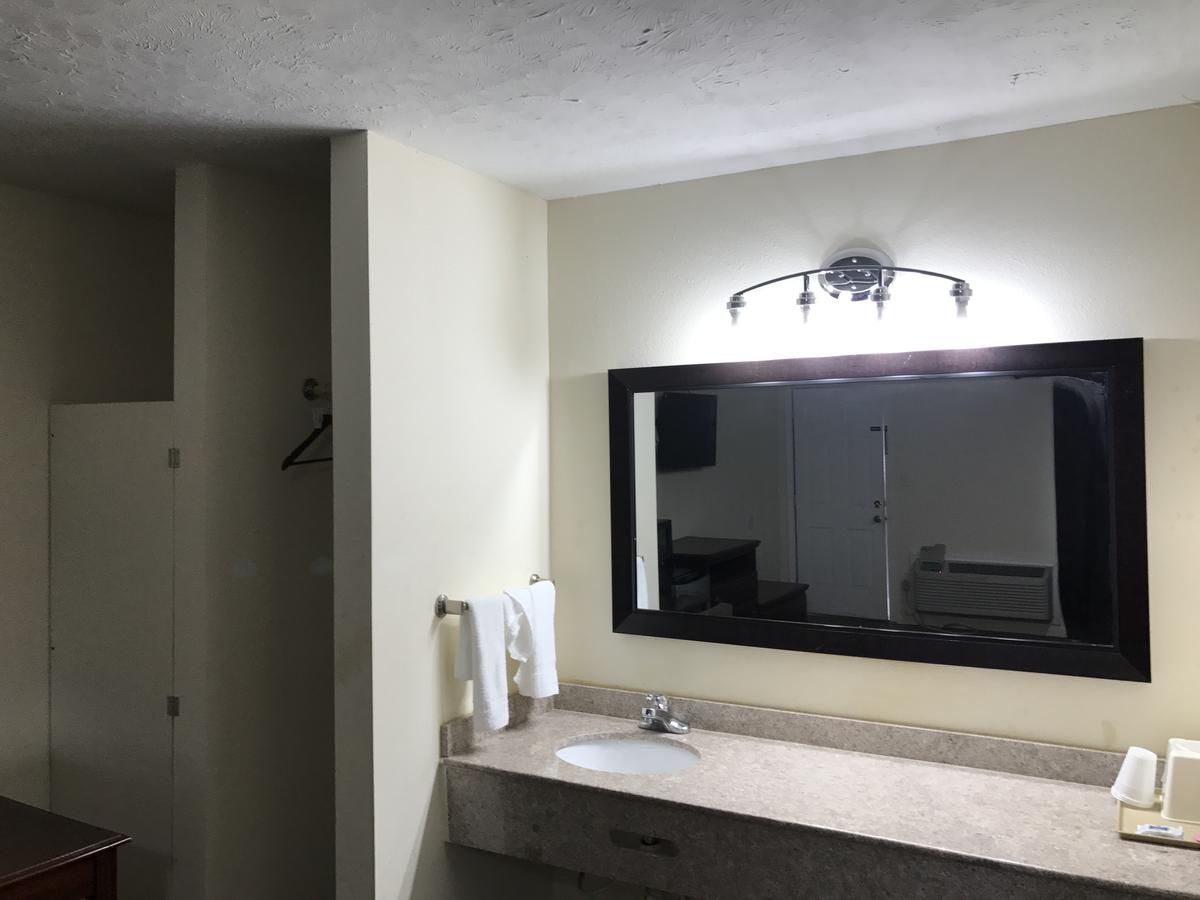 Travelers Inn Motel - thumb 17