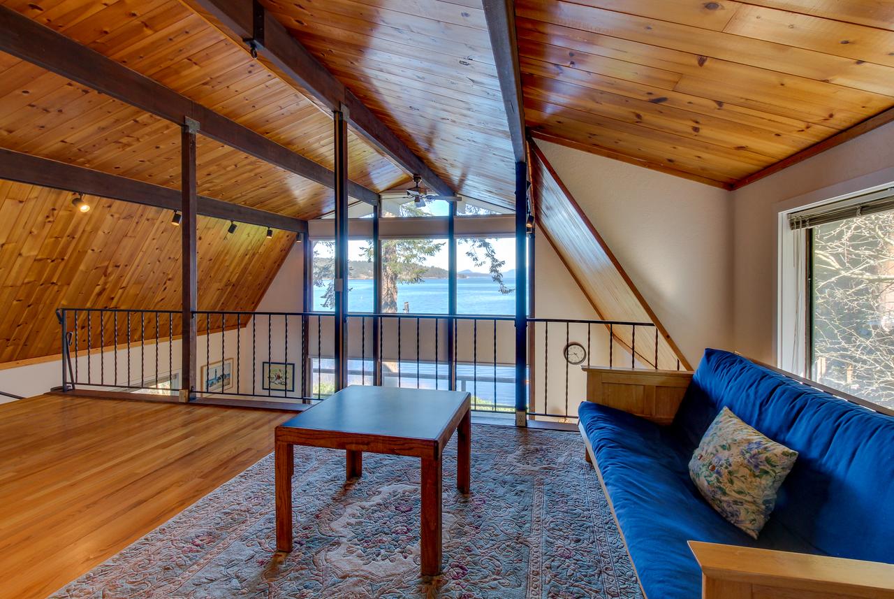 Lopez Island Hunter Bay Waterfront Home - thumb 2