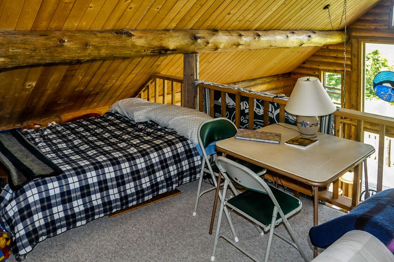 Log Home On Lopez-Spencer Spit - thumb 12