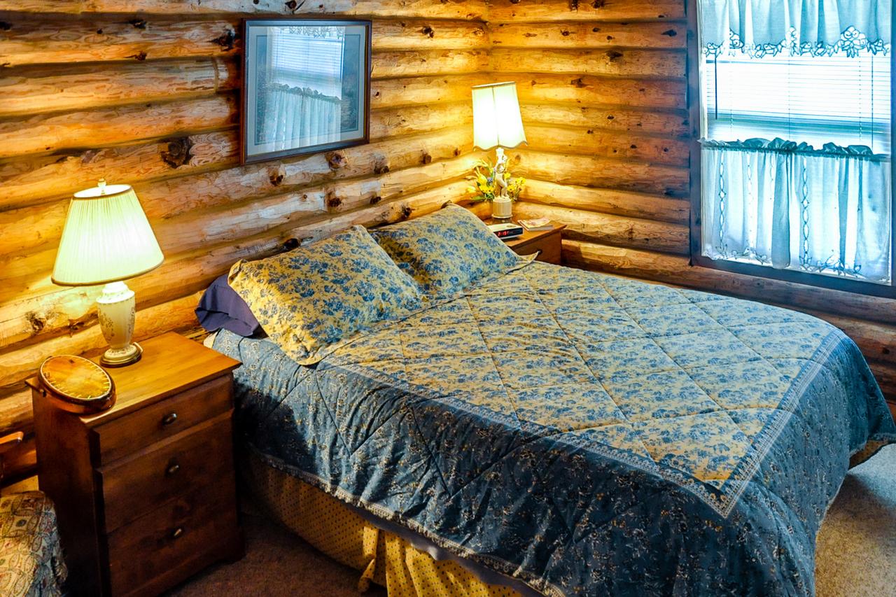 Log Home On Lopez-Spencer Spit - thumb 13