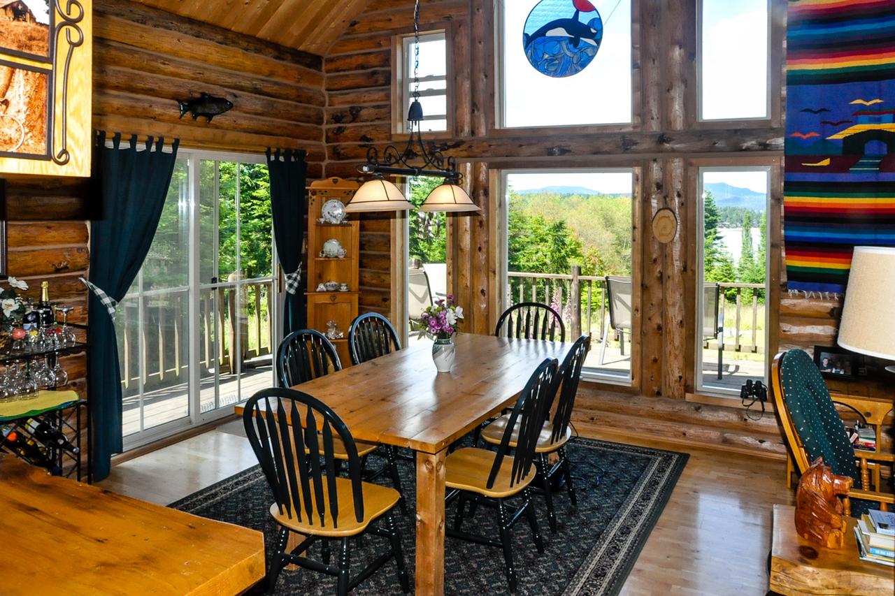 Log Home On Lopez-Spencer Spit - thumb 7