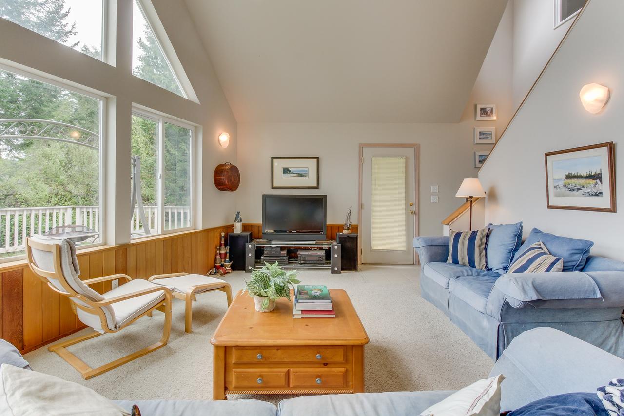 Shoal Bay Luxury Home - thumb 13