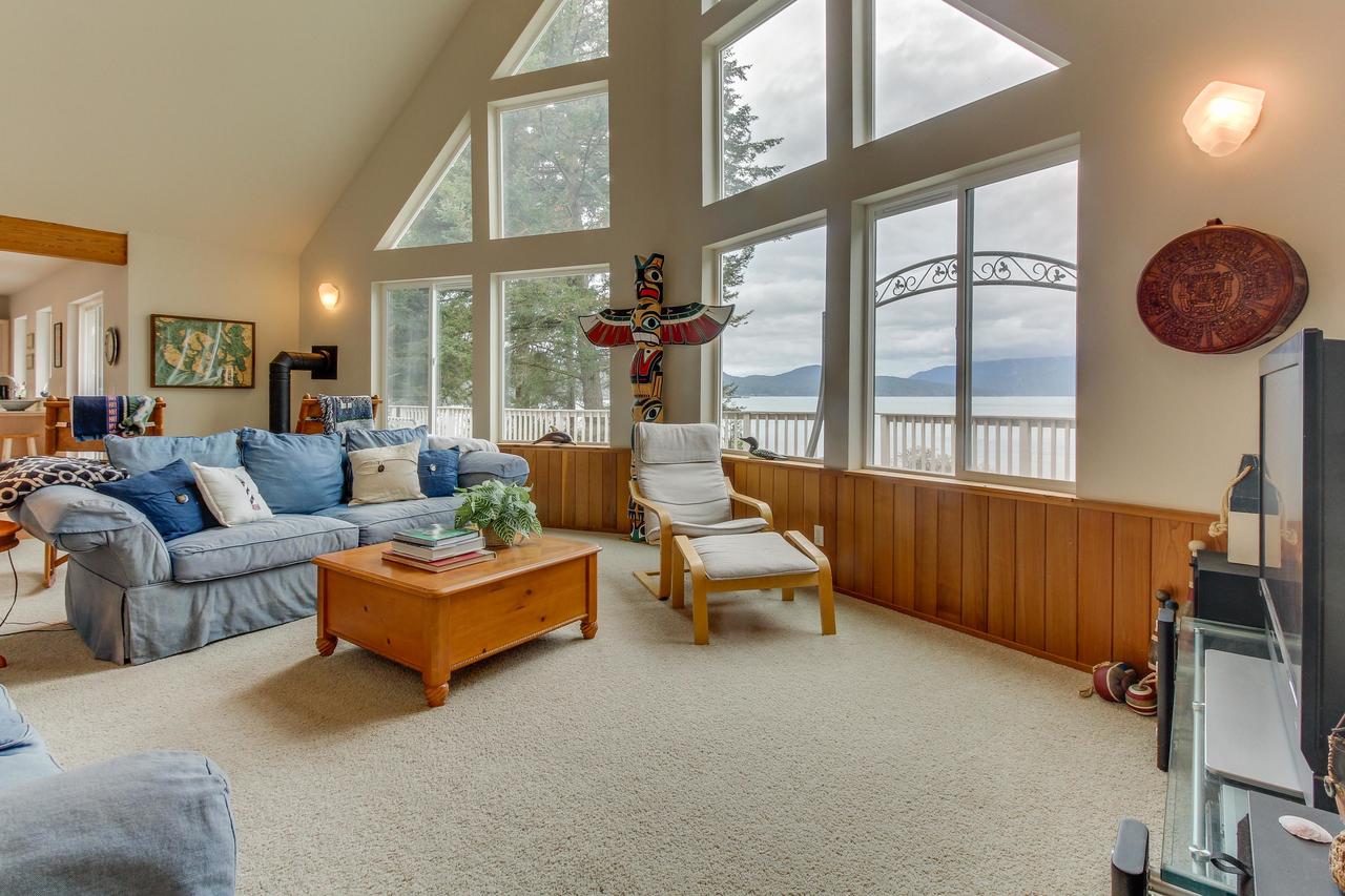 Shoal Bay Luxury Home - thumb 5