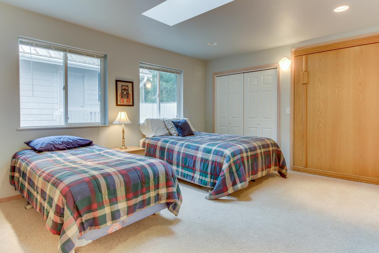 Shoal Bay Luxury Home - thumb 35