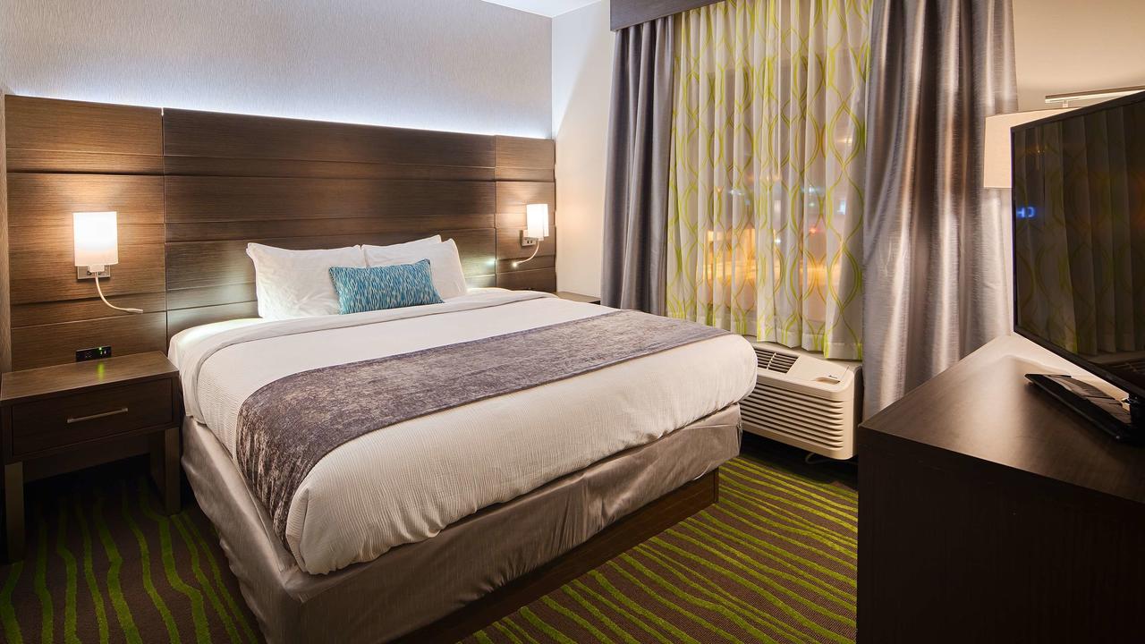 Best Western Plus Prien Lake Inn & Suites - thumb 1