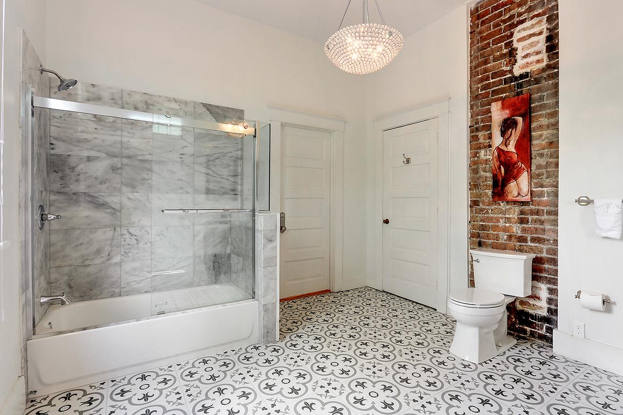 2bd Luxury Modern W Courtyard - thumb 2