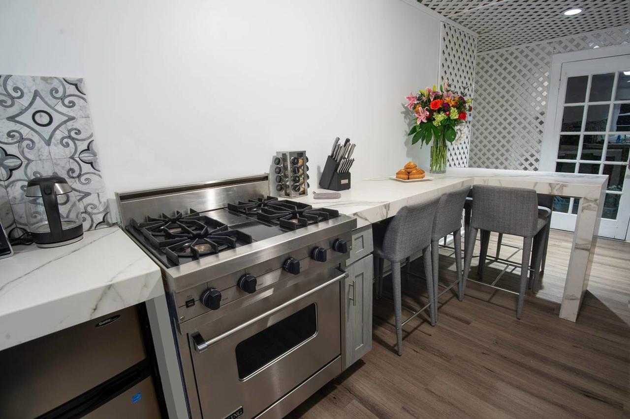 4 BR - Sleeps 8! Celebrity Villa Next To Frenchman St - thumb 1