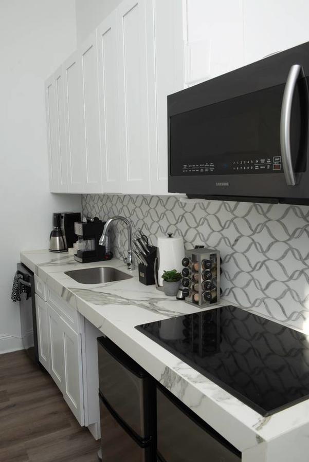 4 BR - Sleeps 8! Best Location Next To Bourbon Street! - thumb 34